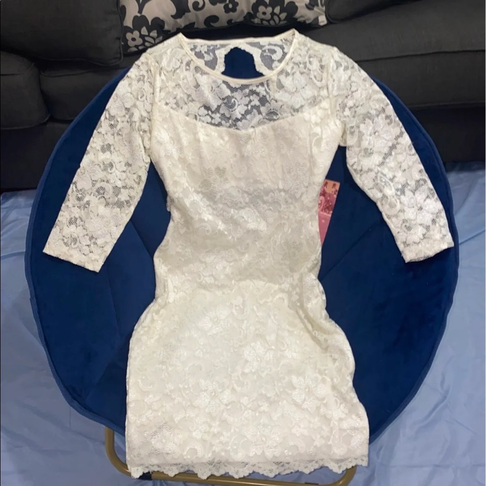 SOLD ! Cream lace dress Size M